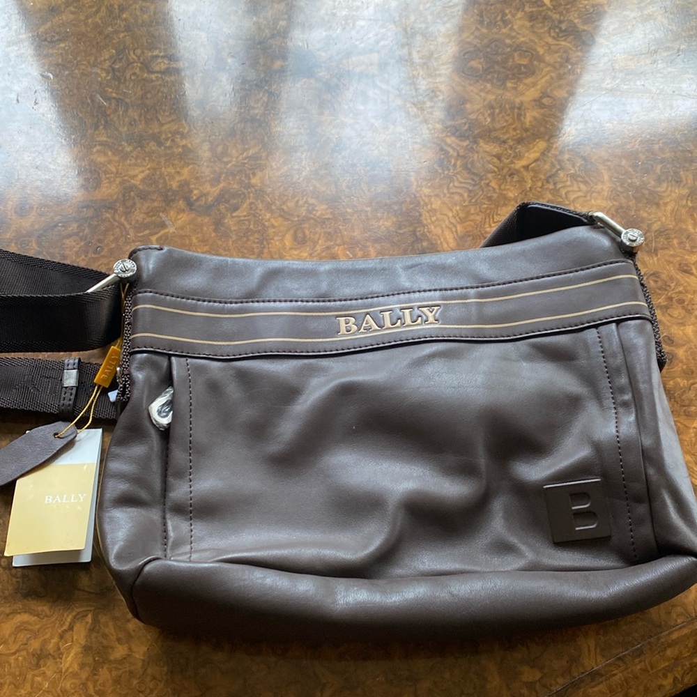 Bally new with tags brown lamb skin sport purse unisex leather